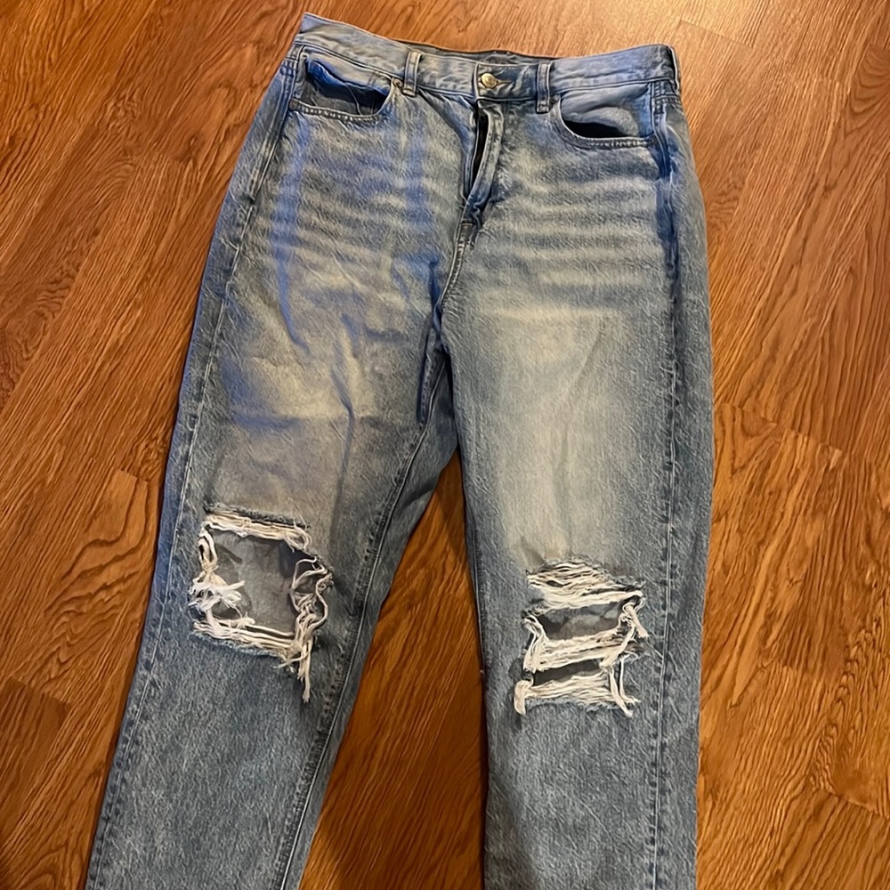 Super cute distressed